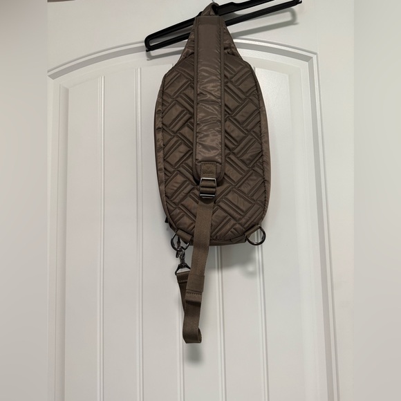 Lug Hovercraft Crossbody - Picture 2 of 9